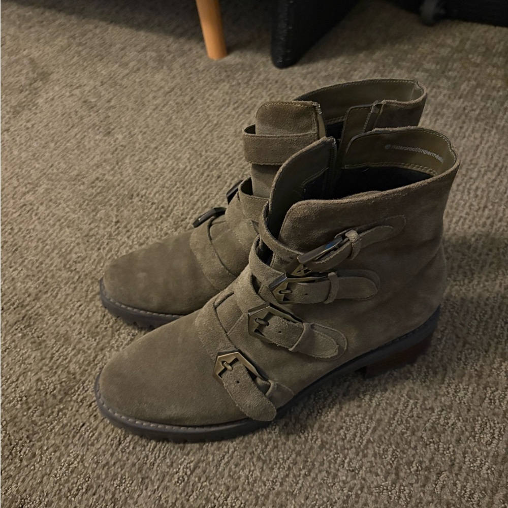 Blondo Verity Waterproof Boots Womens Size 9 M Green Suede Boots B7307 375